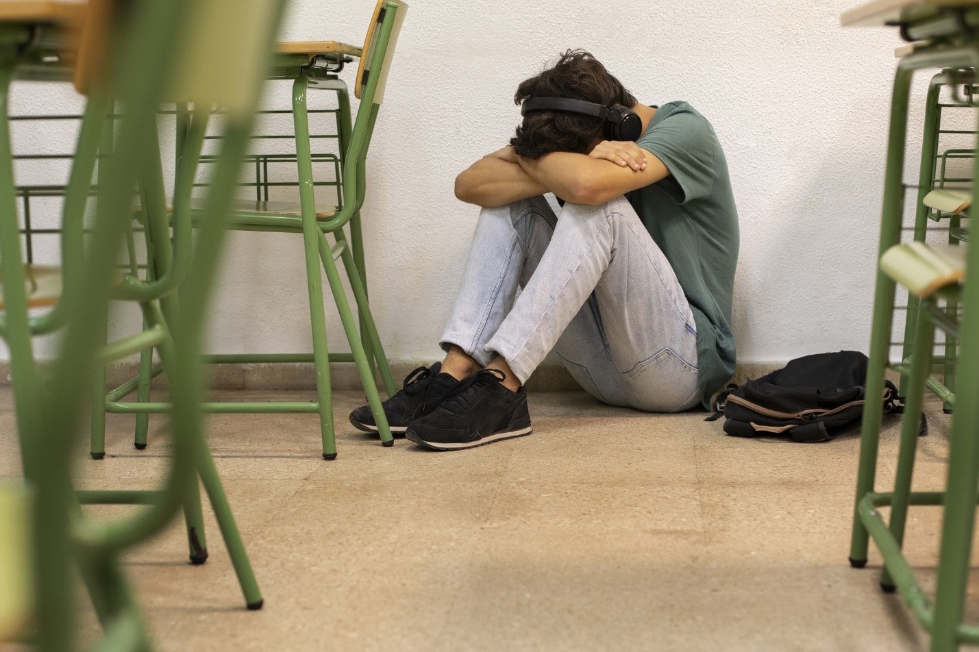 افسردگی در نوجوانان (دلایل، علائم، جلوگیری و درمان)