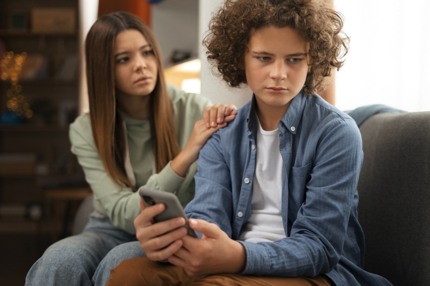 نقش والدین در کمک به افسردگی نوجوانان