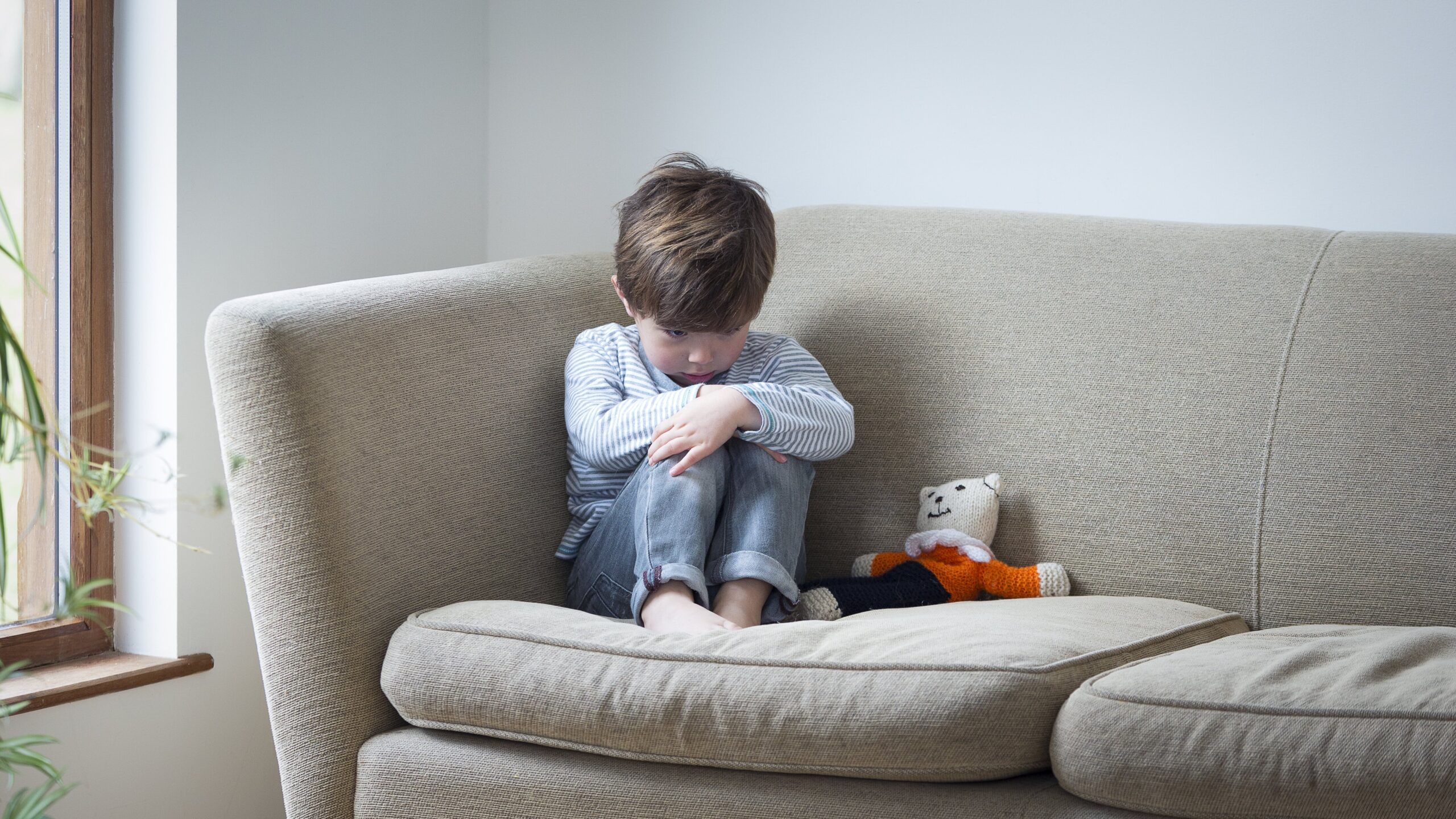 افسردگی کودکان (علائم، دلایل، پیشگیری + درمان)